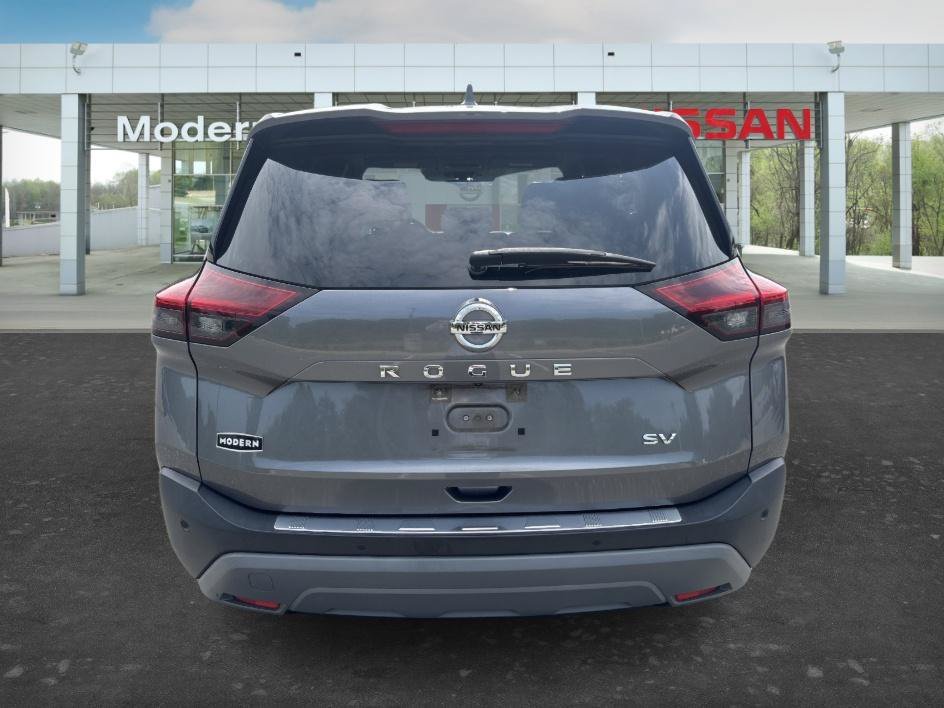 Used 2021 Gun Metallic Nissan SV image 4