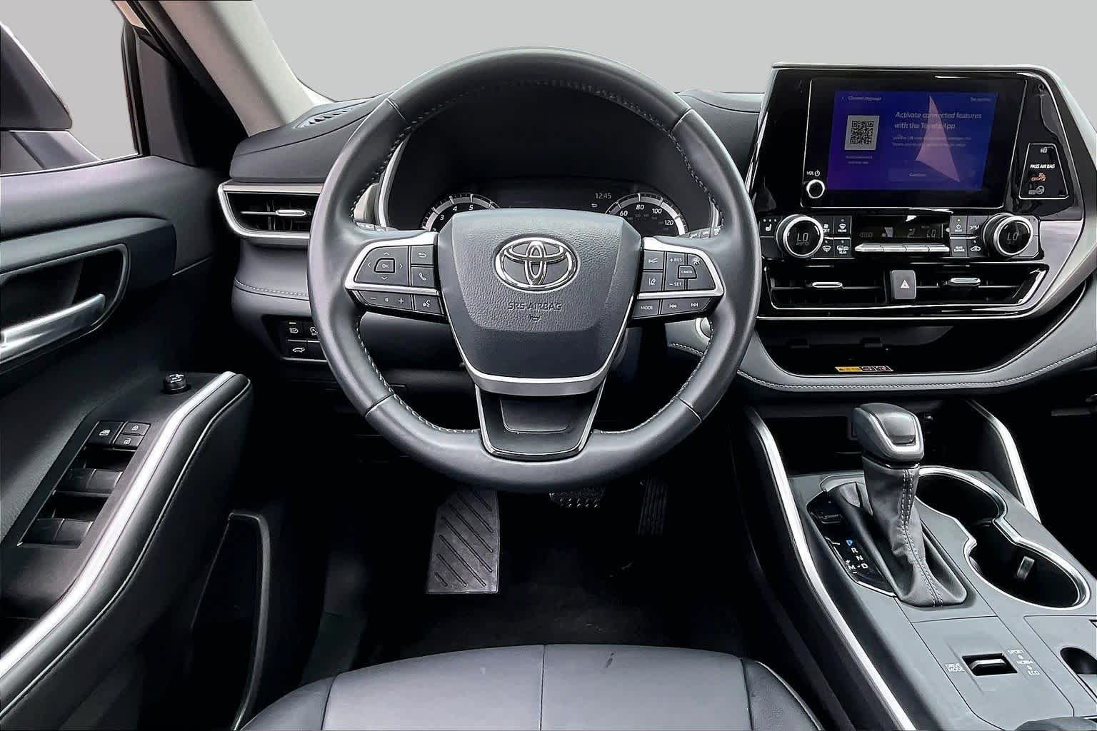 Used 2025 Midnight Black Metallic Toyota XLE image 6