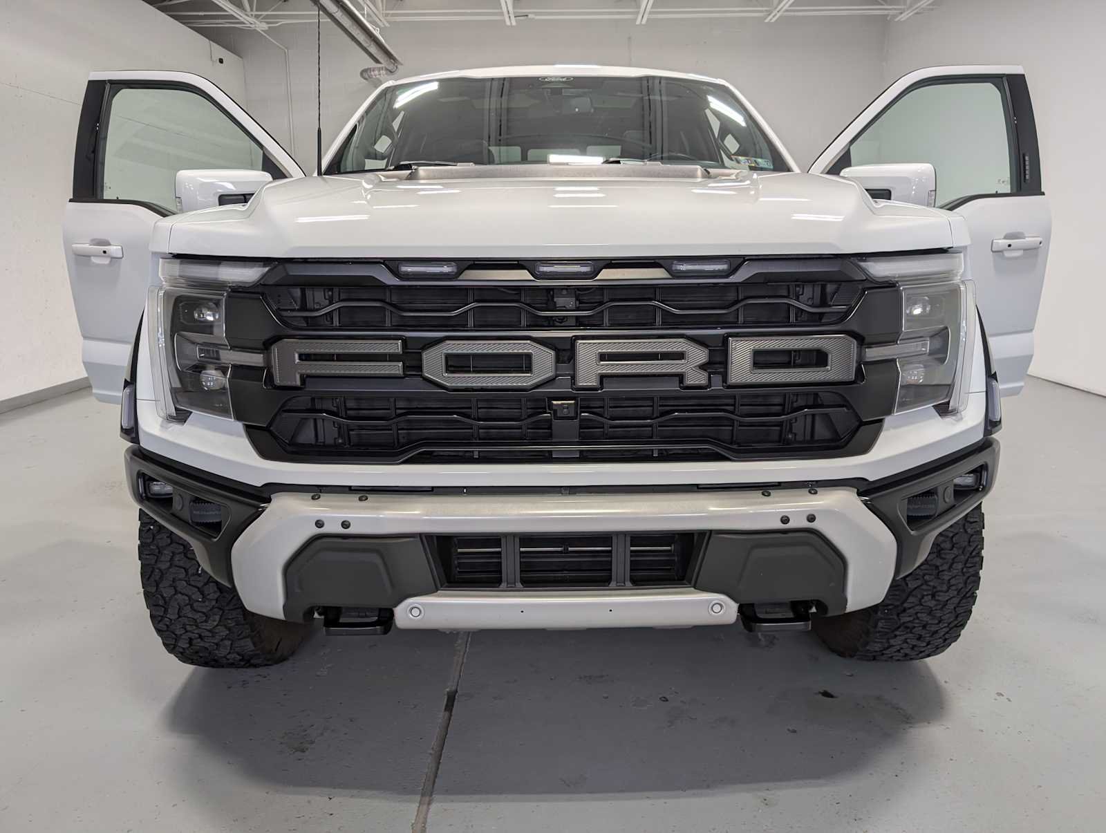 Used 2024 Oxford White Ford Raptor image 15