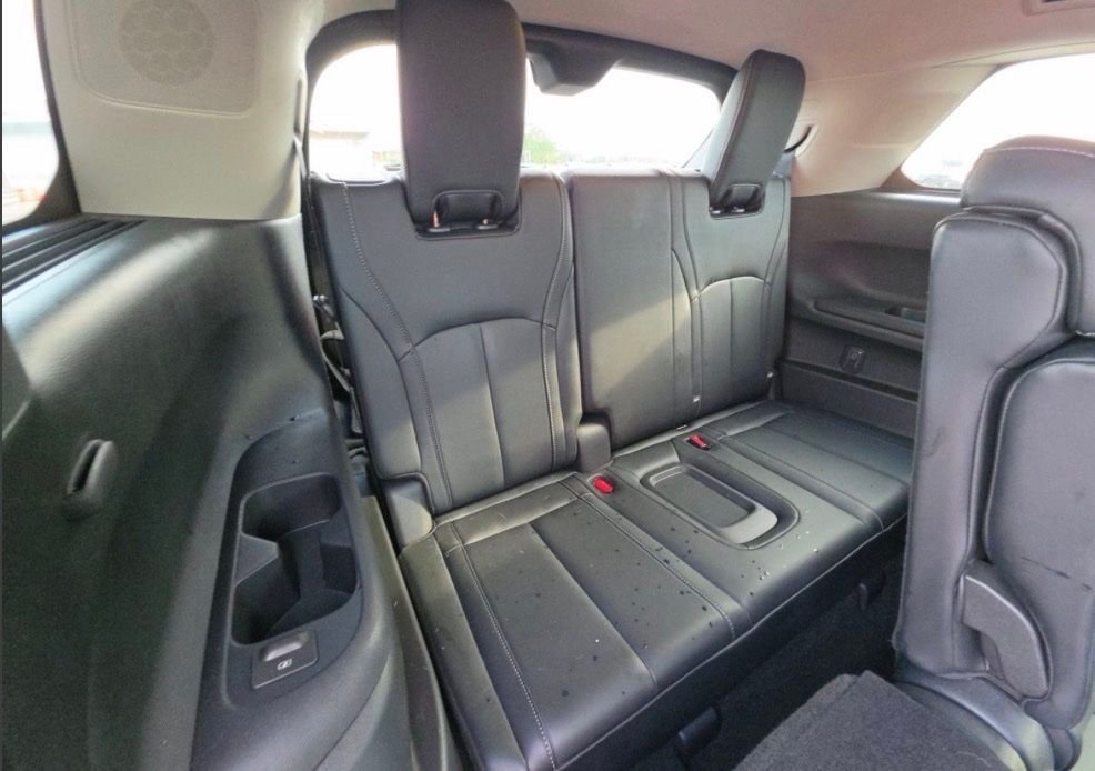 Used 2023 White INFINITI LUXE image 14