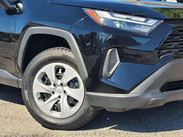 2024 Toyota RAV4 LE - Photo 9