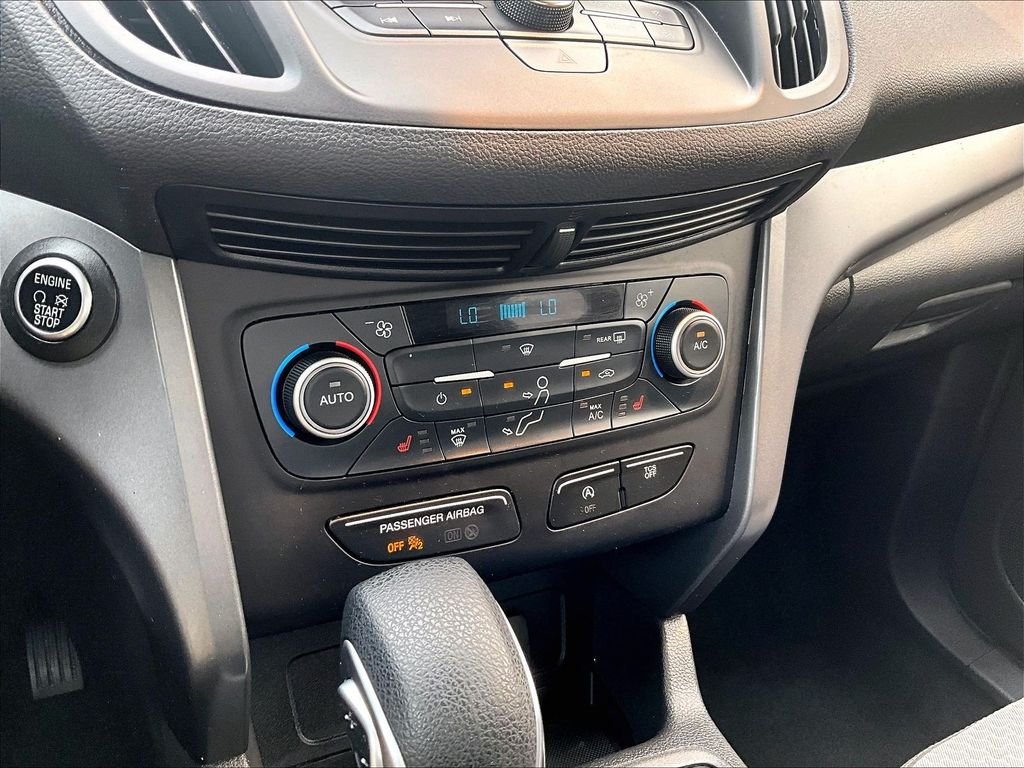 Used 2019 Black Ford SE image 26