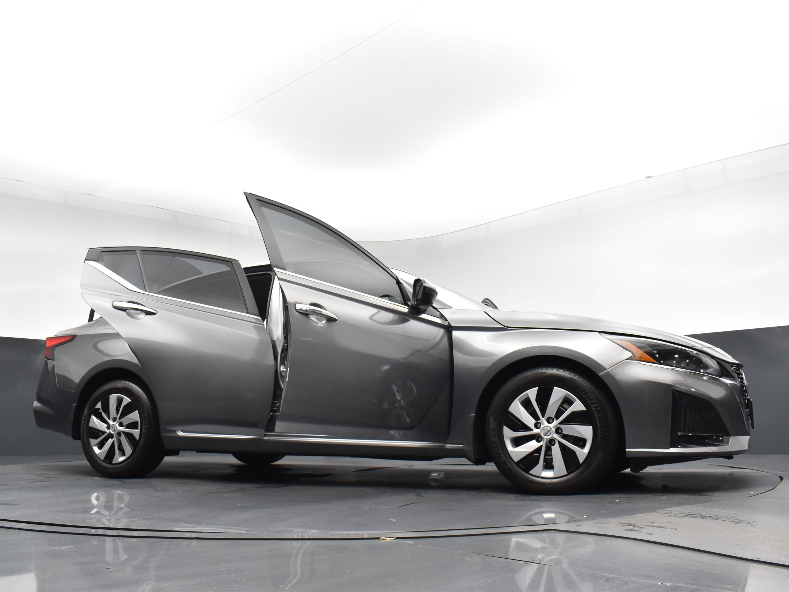 2024 Nissan Altima S - Photo 29