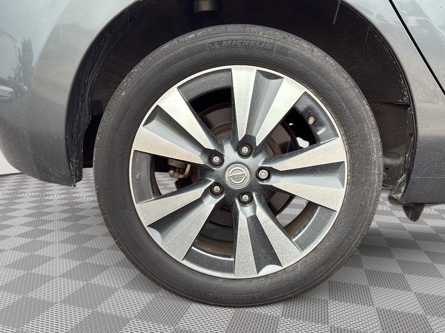 Used 2015 Nissan LEAF SV with VIN 1N4AZ0CP9FC313337 for sale in Kansas City, KS