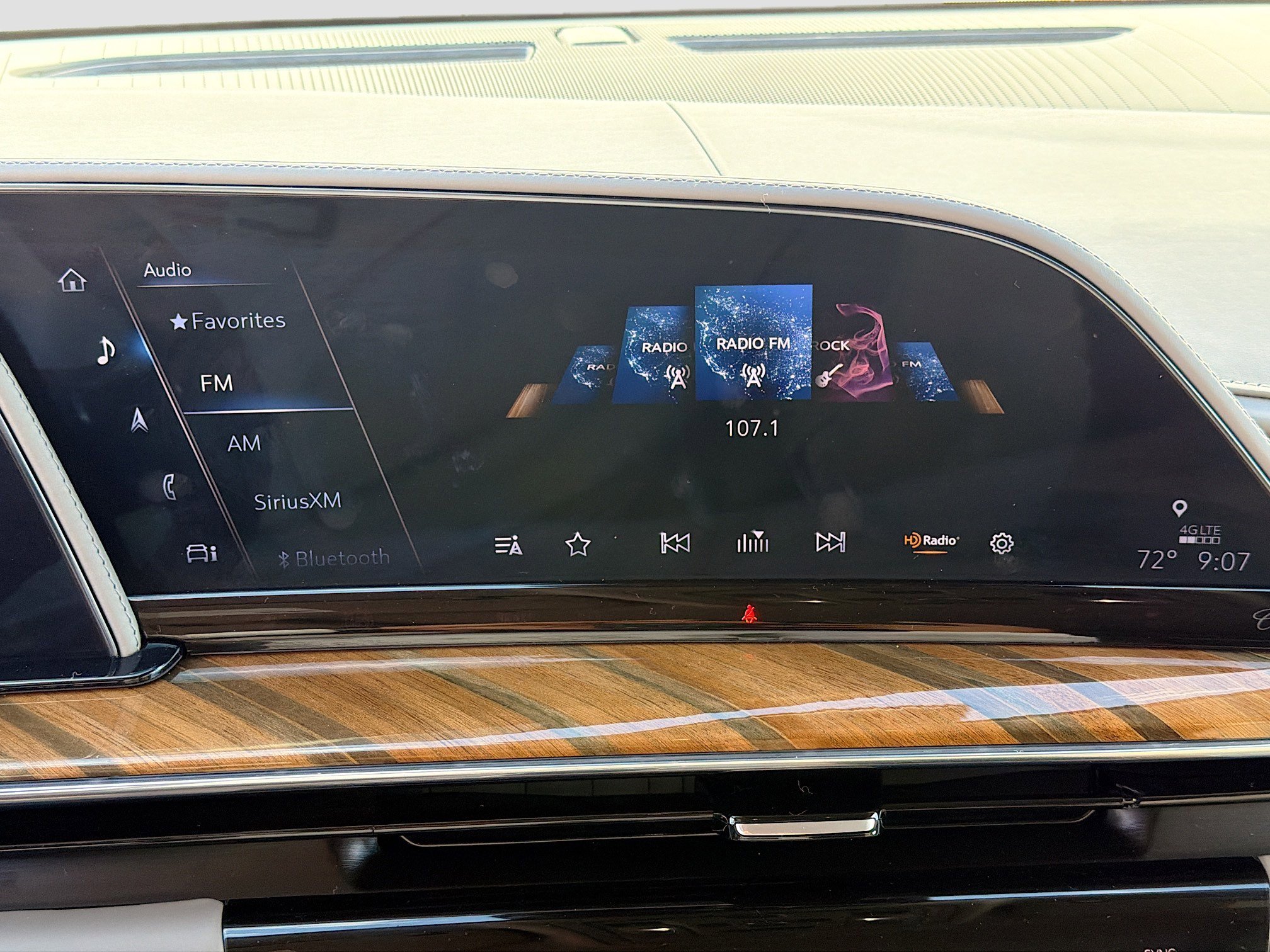 Used 2022 Black Raven Cadillac Sport Platinum image 33
