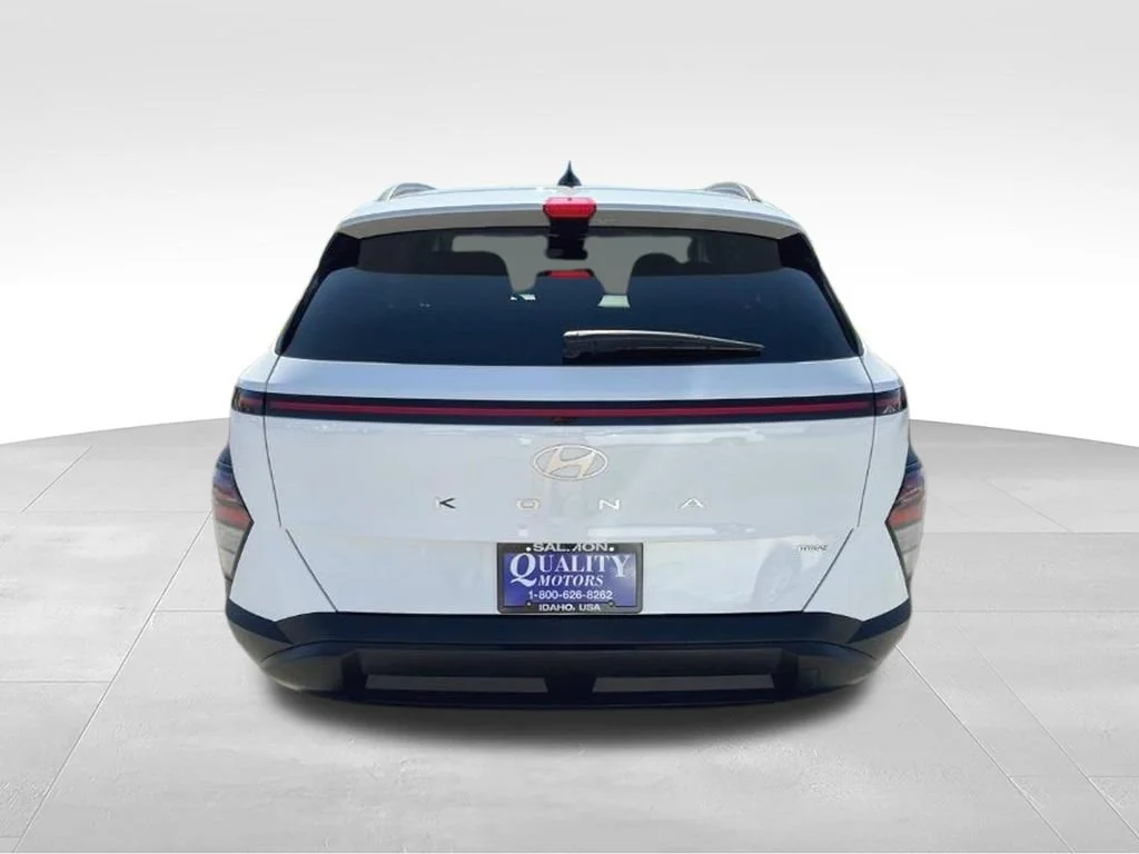 Used 2025 White Hyundai SEL image 5