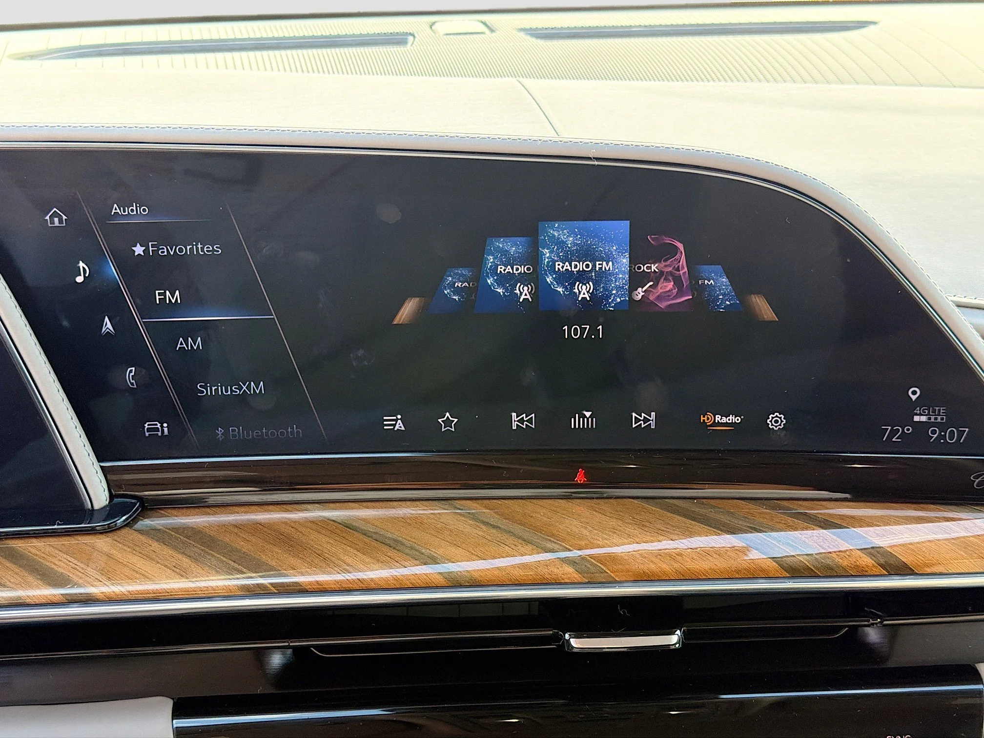 Used 2022 Black Raven Cadillac Sport Platinum image 33