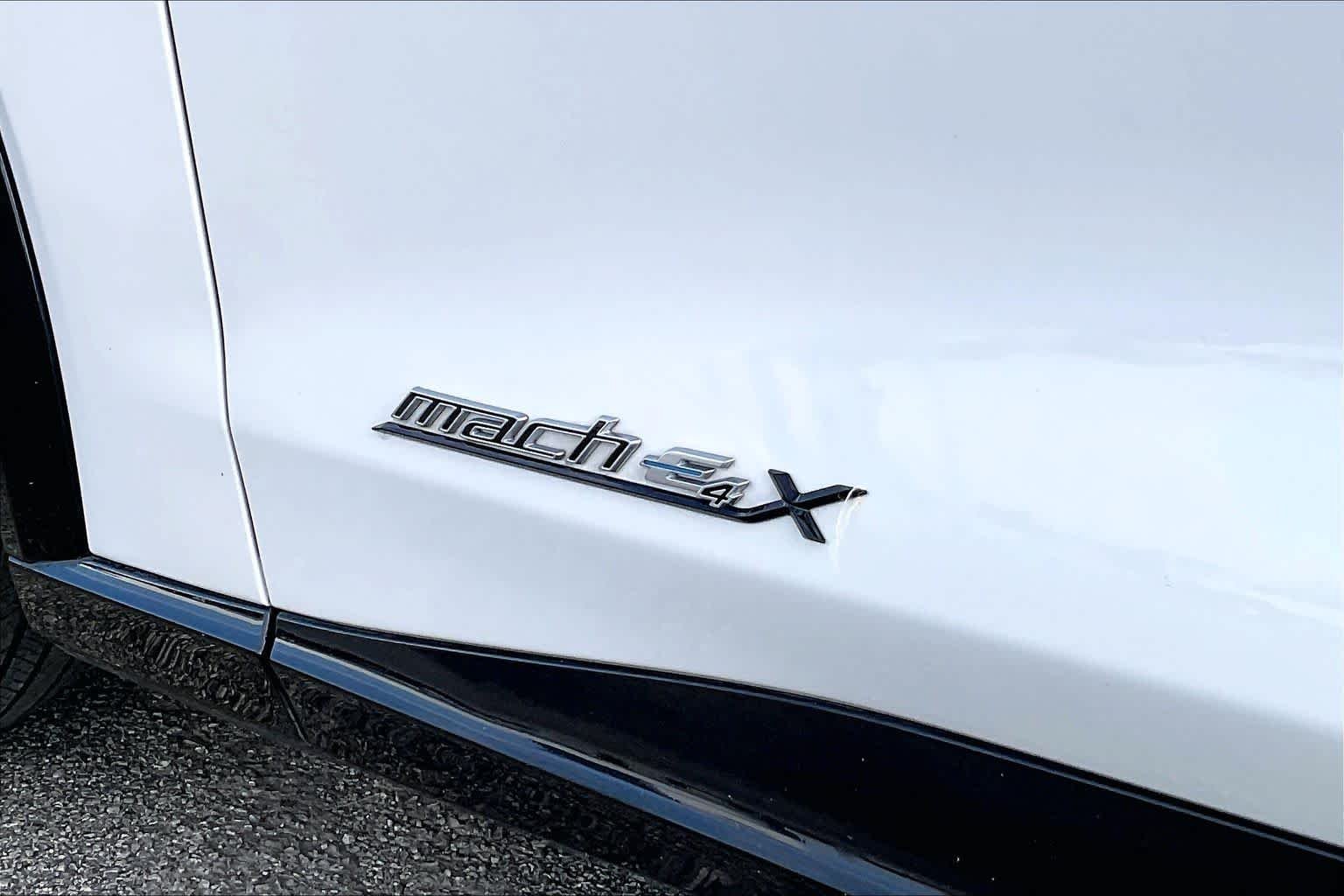Used 2023 Star White Metallic Tri-Coat Ford California Route 1 image 9