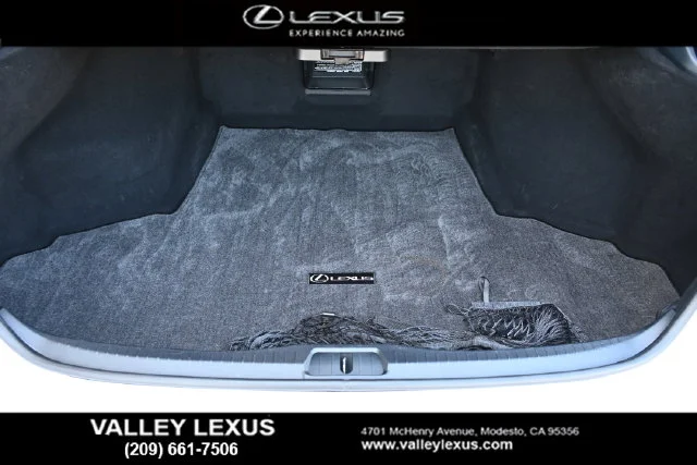 Used 2015  Lexus 460 image 18