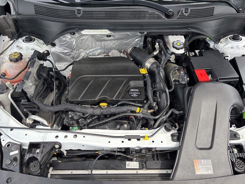 Used 2024 Summit White Chevrolet 2RS image 10