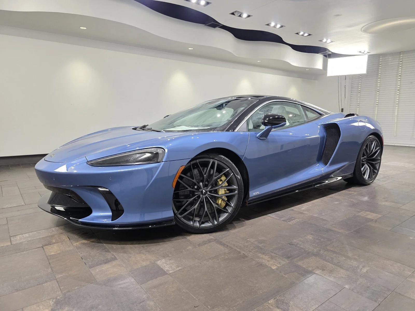 2026 McLaren GTS -'s photo
