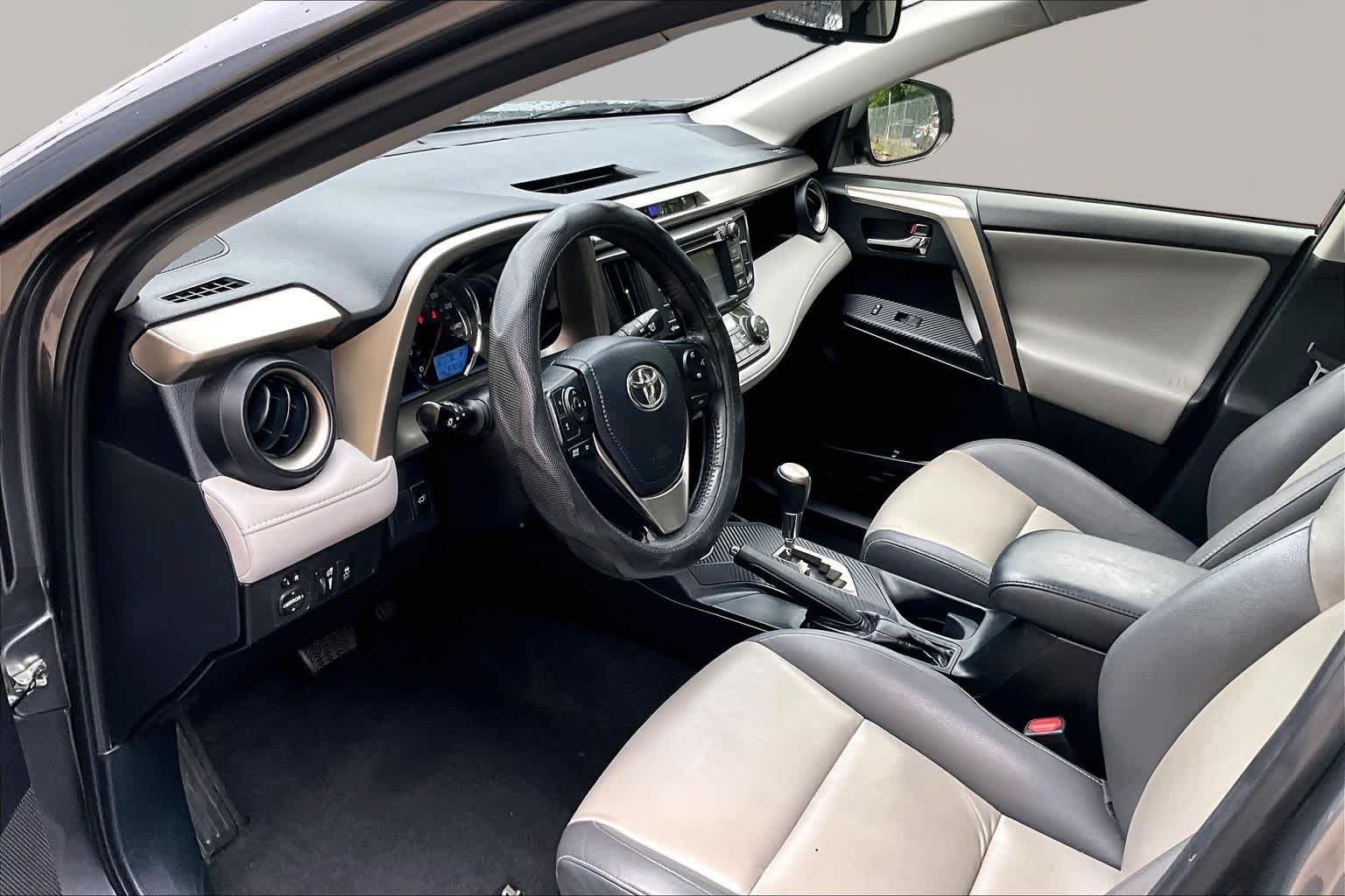 Used 2015 Magnetic Gray Metallic Toyota Limited image 18