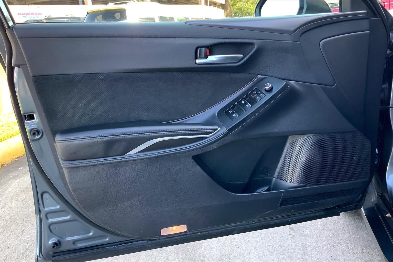 Used 2019  Toyota XSE image 21