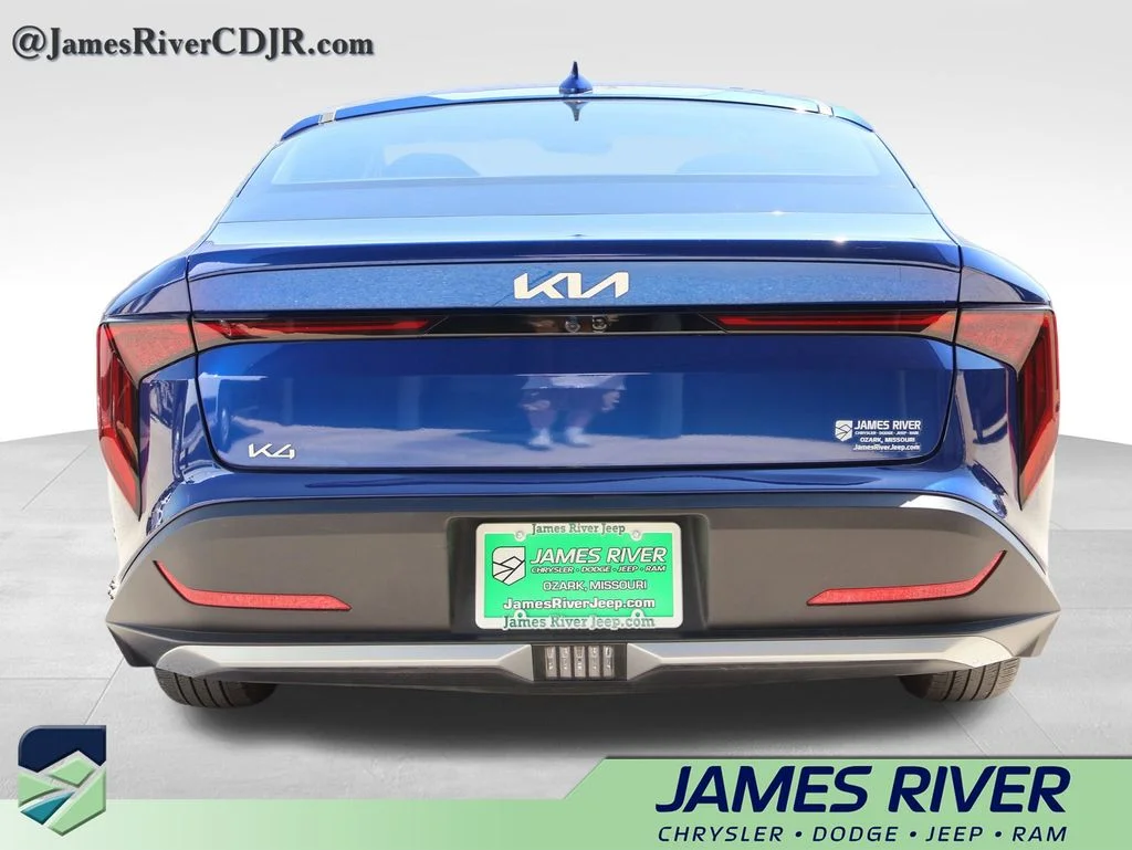 Used 2025 Blue Kia LXS image 4