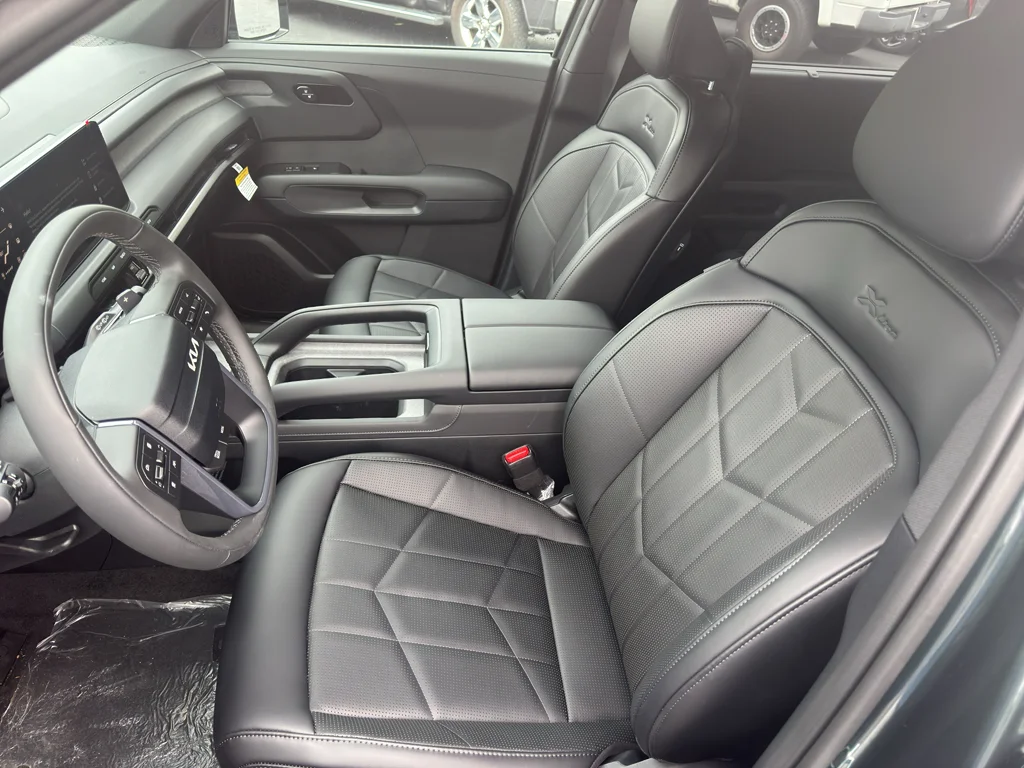 New 2027 Black Jade Green Kia X-Line EX image 9