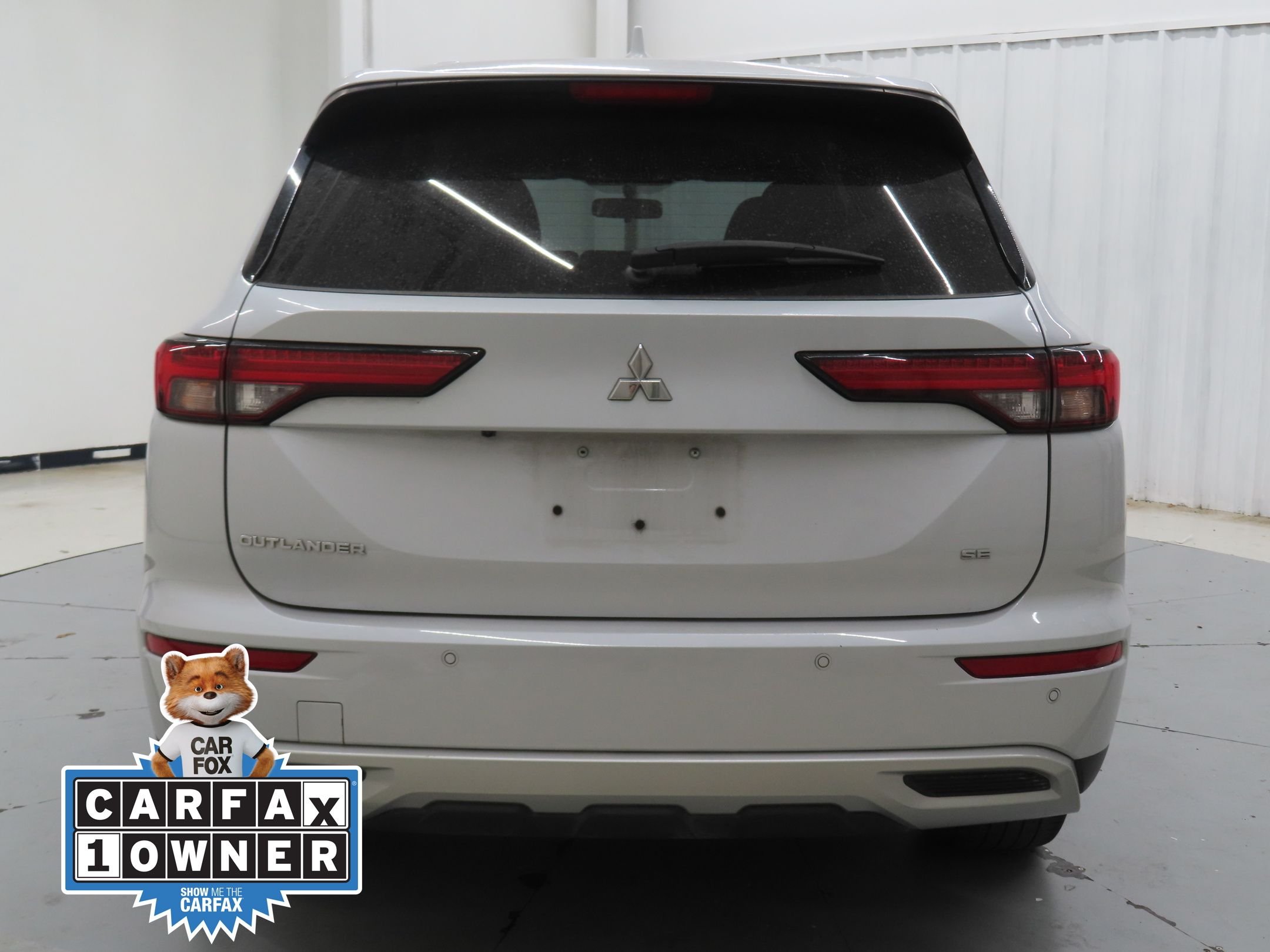 Used 2024 White Mitsubishi SE Black Edition image 6