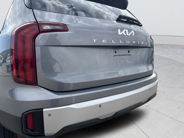 Used 2023 Silver Kia LX image 23