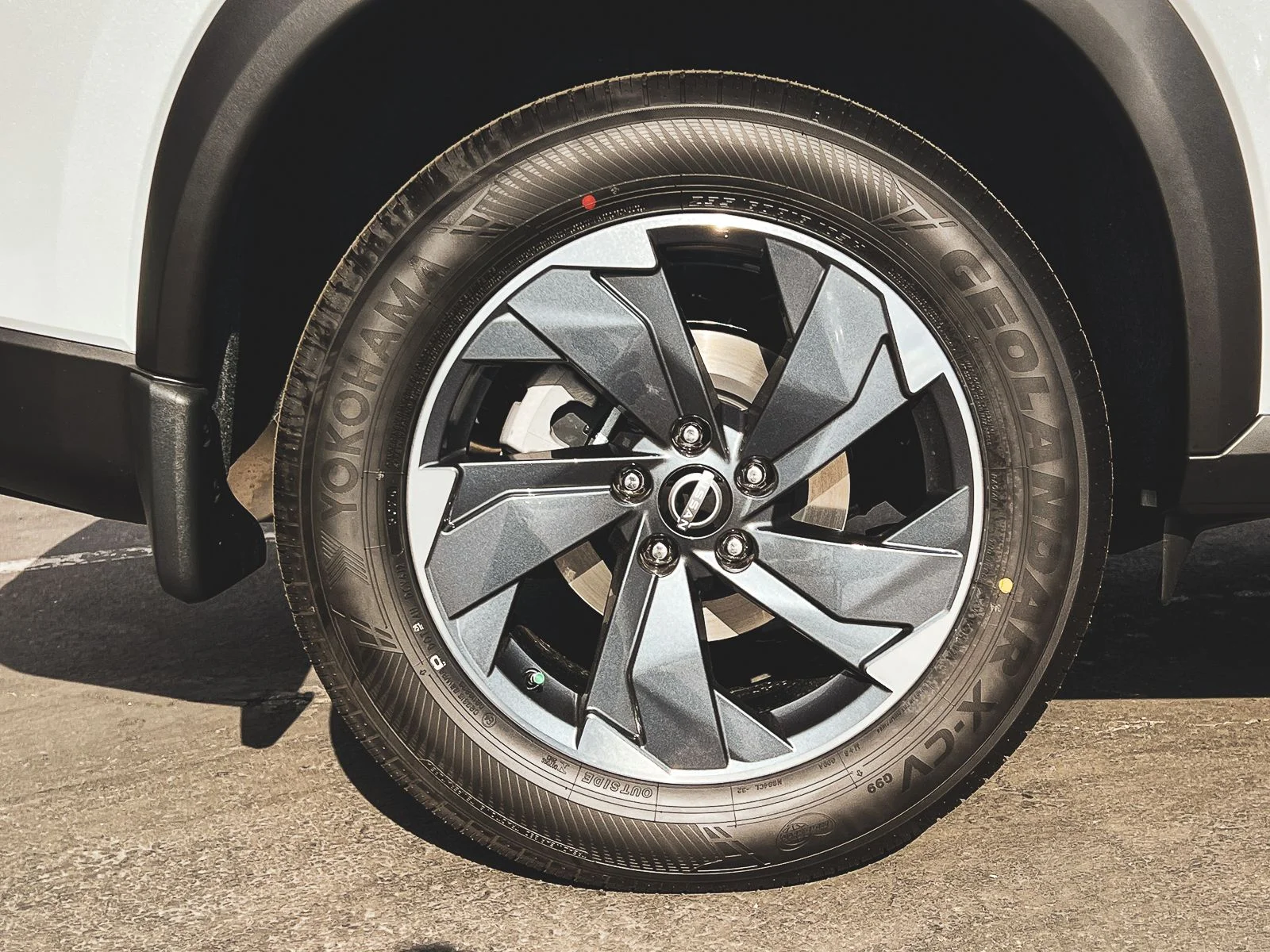 2026 Nissan Rogue Dark Armor - Photo 11
