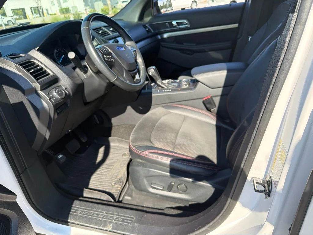 Used 2019 White Ford XLT image 9