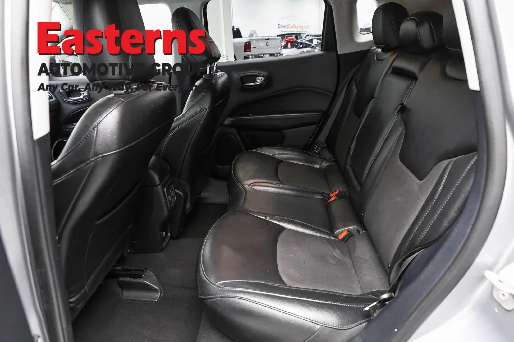 Used 2020 Silver Jeep Latitude image 22