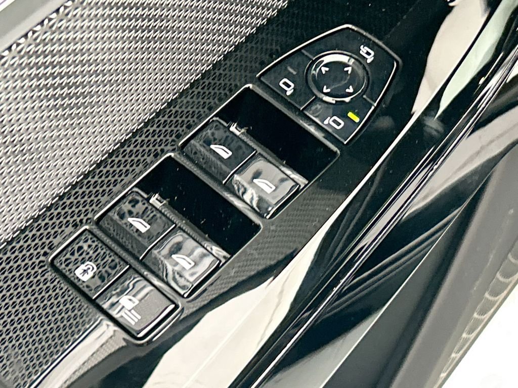 New 2026 Black Sapphire Metallic BMW 740i image 22