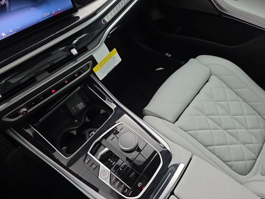 New 2026 Black Sapphire Metallic BMW xDrive40i image 25