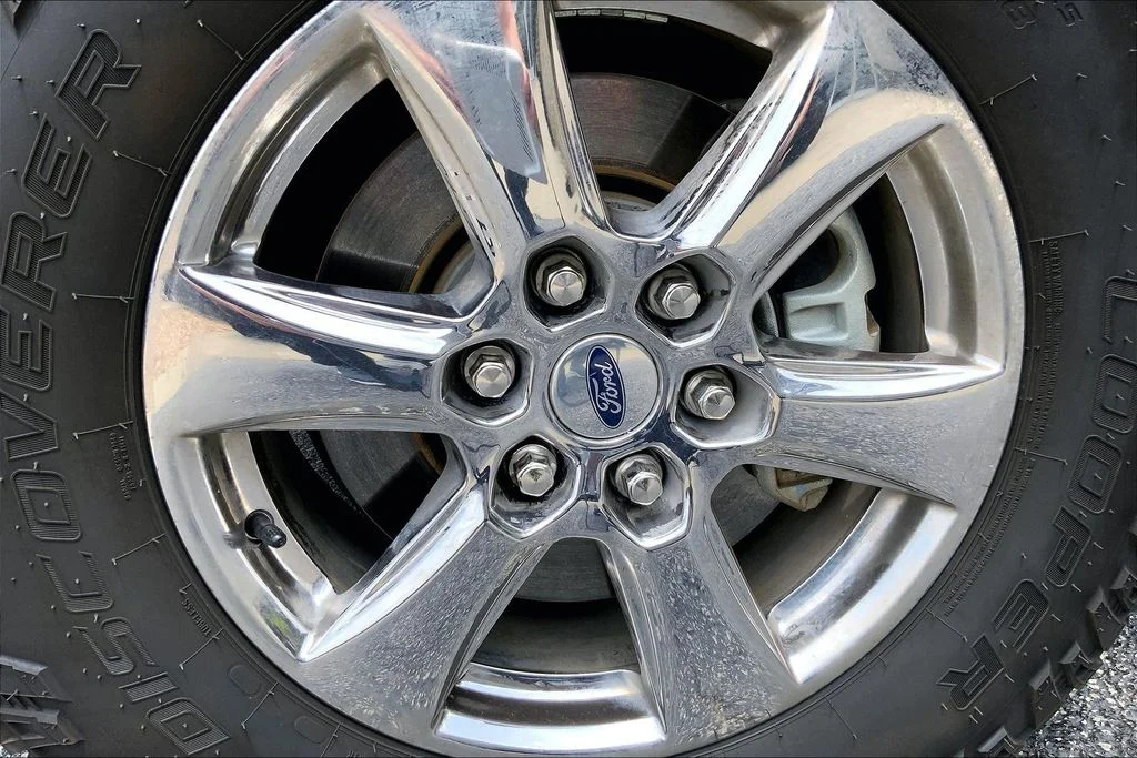 Used 2019 Blue Ford XLT image 3