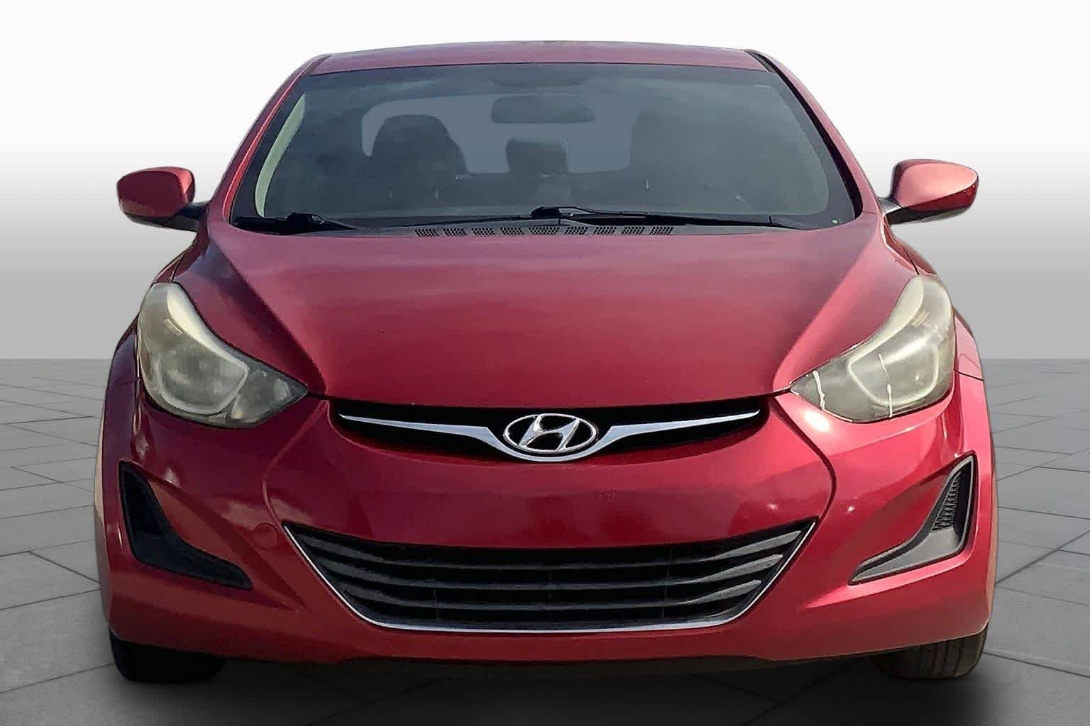 Pre-Owned 2014 Hyundai Elantra SE
