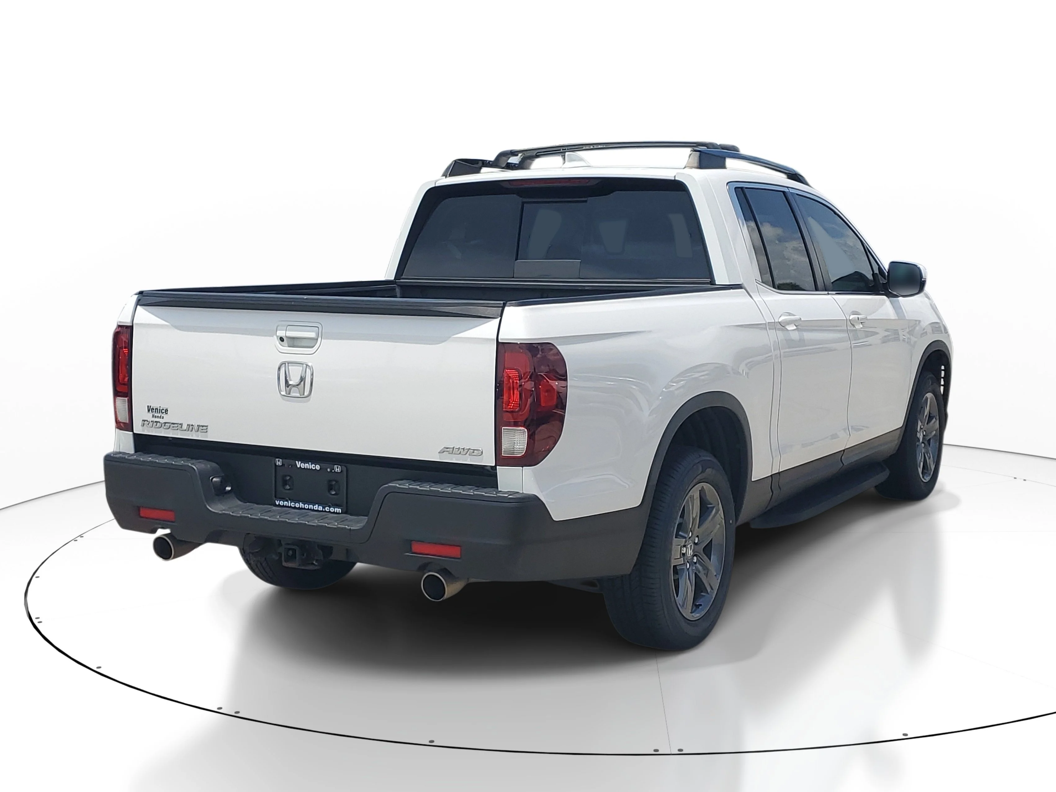 Used 2023 Platinum White Honda RTL image 5