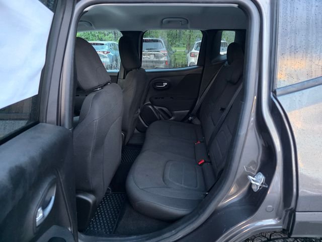 Used 2021 Crystal Metallic Jeep Latitude image 17