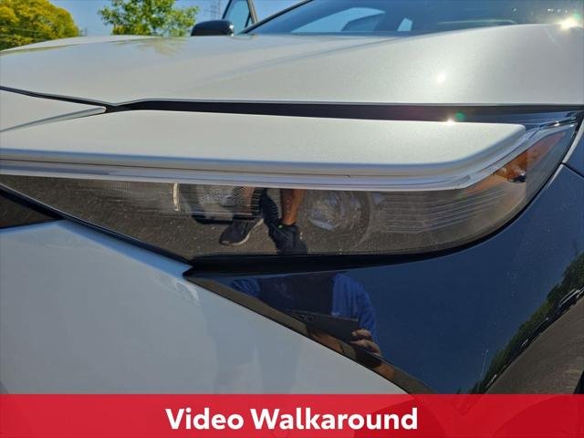 Certified Used 2024 WIND CHILL PEARL Toyota XLE image 36