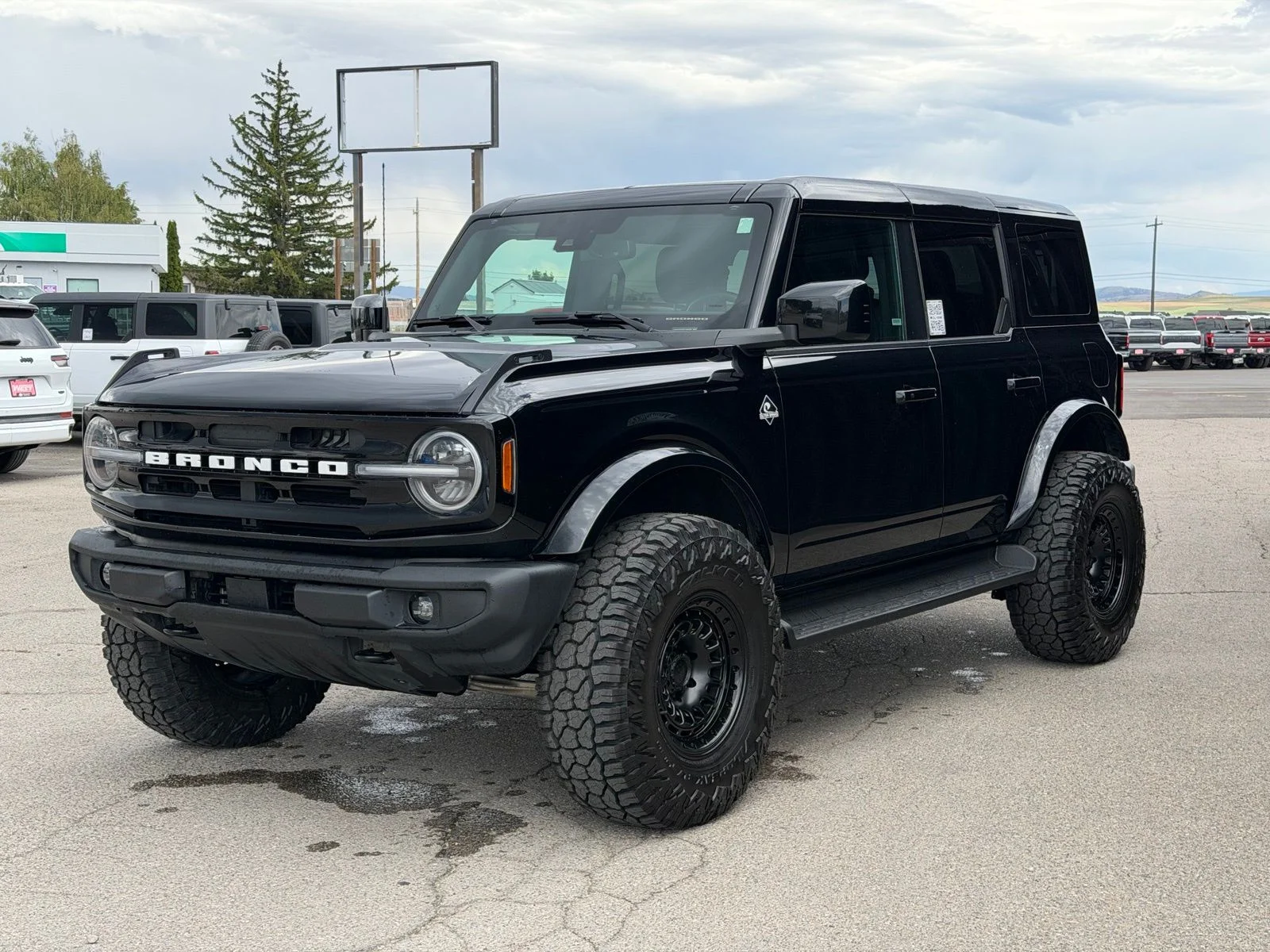 Used 2025 Black Ford Outer Banks image 10
