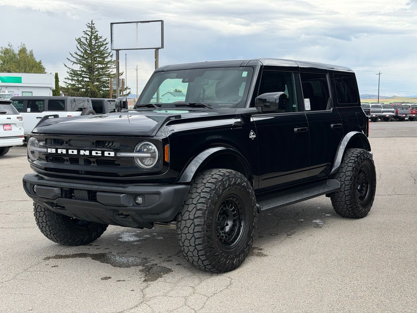 Used 2025 Black Ford Outer Banks image 10