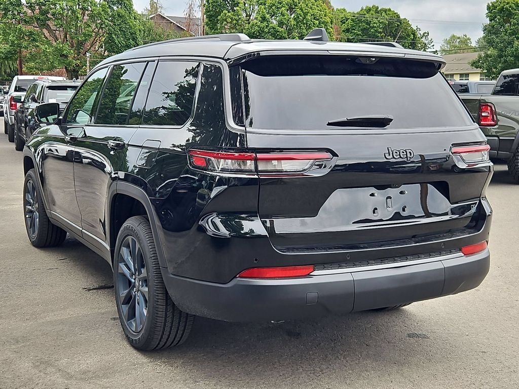 New 2026 Diamond Black Crystal Pearl-Coat Exterior Paint Jeep  image 5