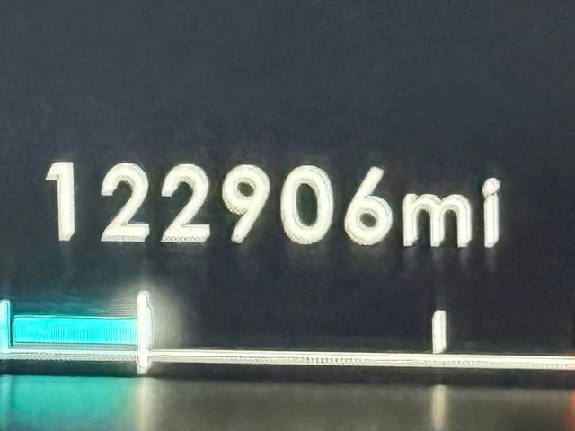 Used 2018 White Lincoln Reserve image 19