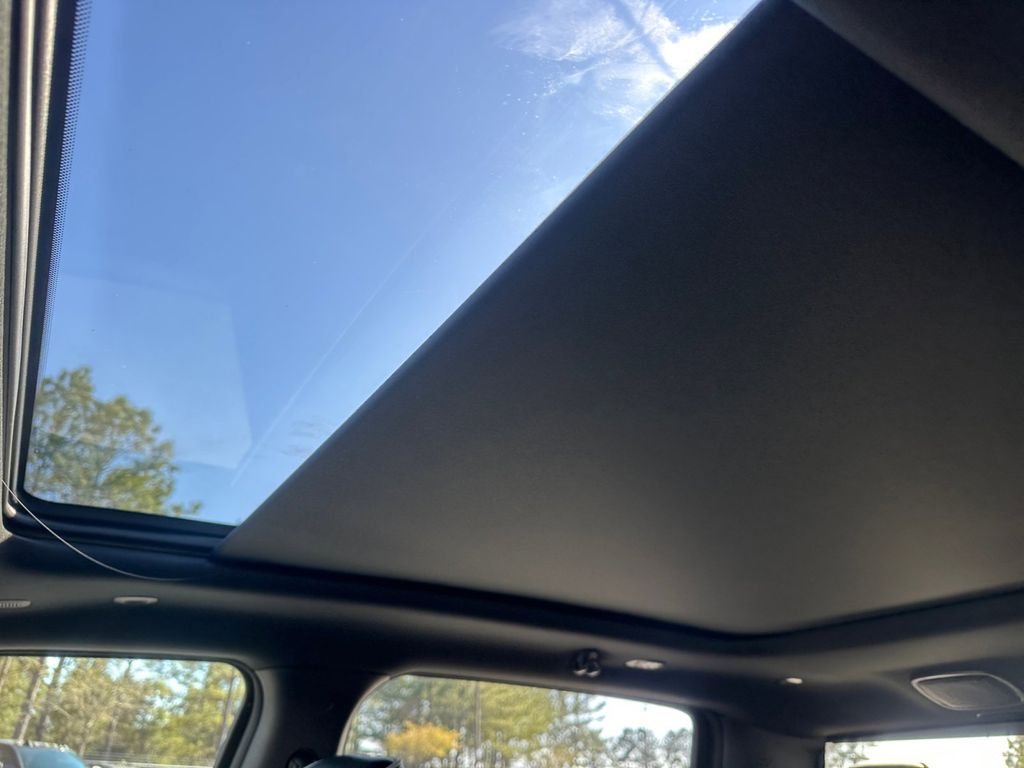New 2026 Diamond Black Crystal Pearl-Coat Exterior Paint RAM Laramie image 23