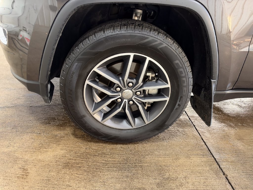 Used 2021 Gray Jeep Limited image 7