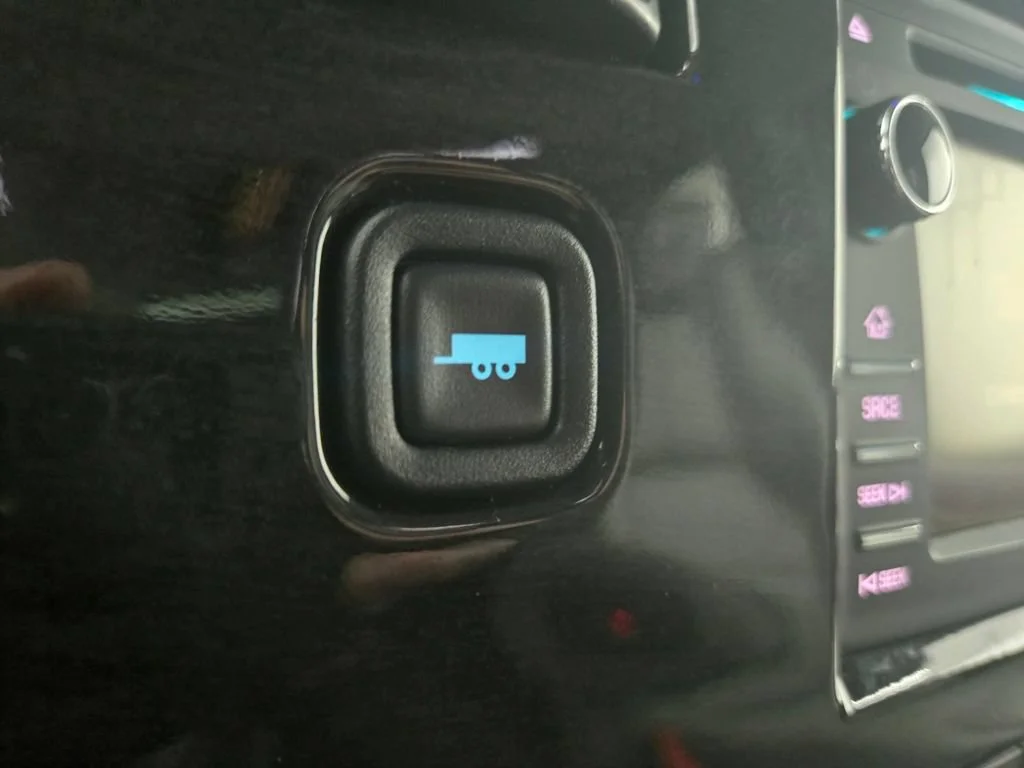Used 2020 Summit White Chevrolet WT image 31