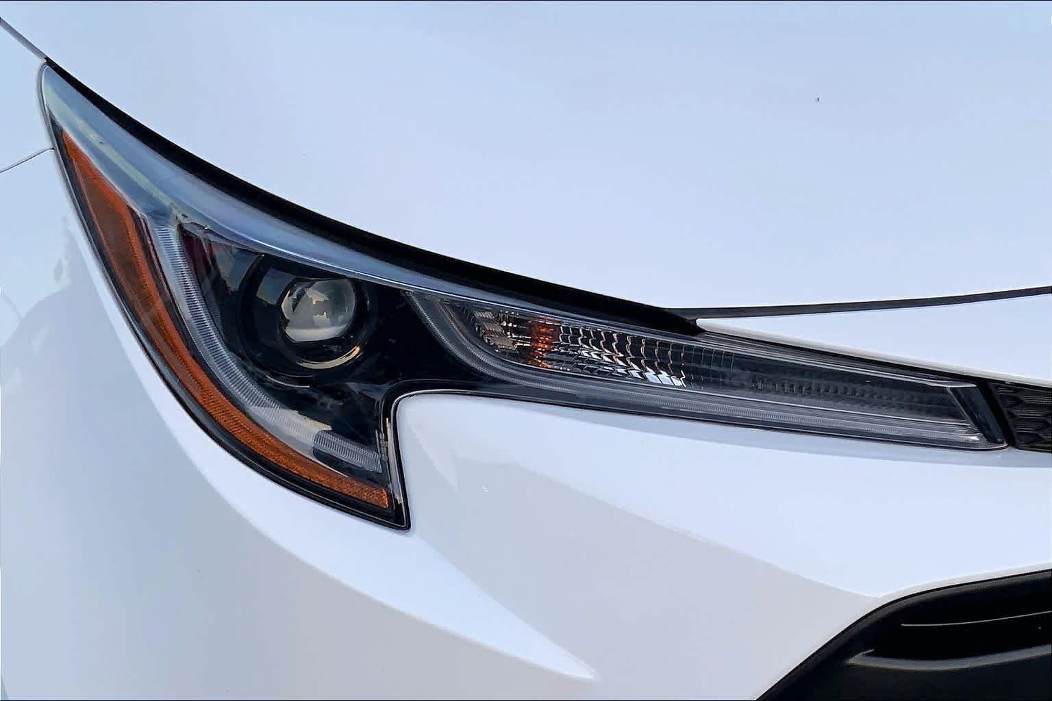 Used 2026 Ice Cap Toyota LE image 24