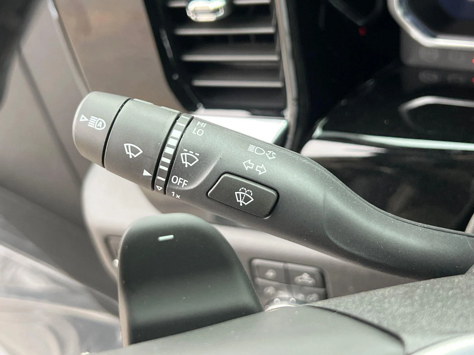2026 GMC Sierra 1500 SLT - Photo 25