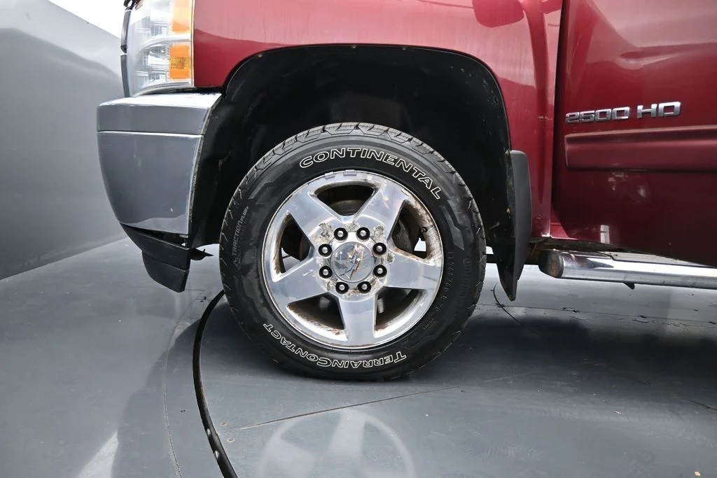 Used 2013 Red Chevrolet LT image 23