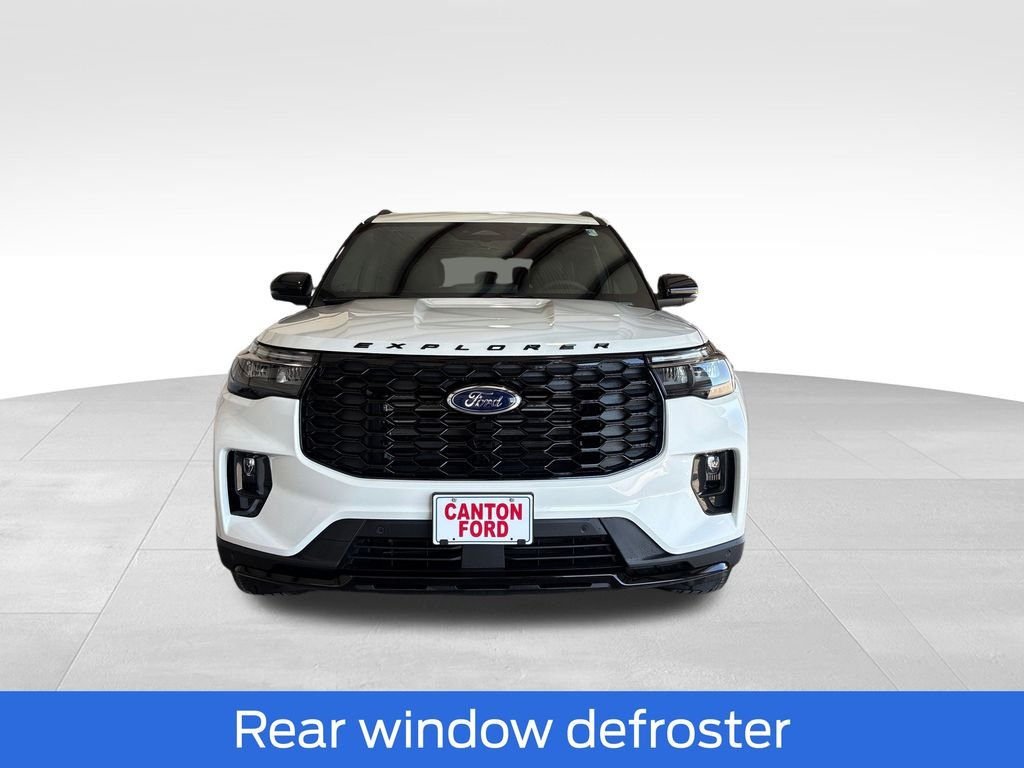 New 2026 Star White Metallic Tri-Coat Ford ST-Line image 10