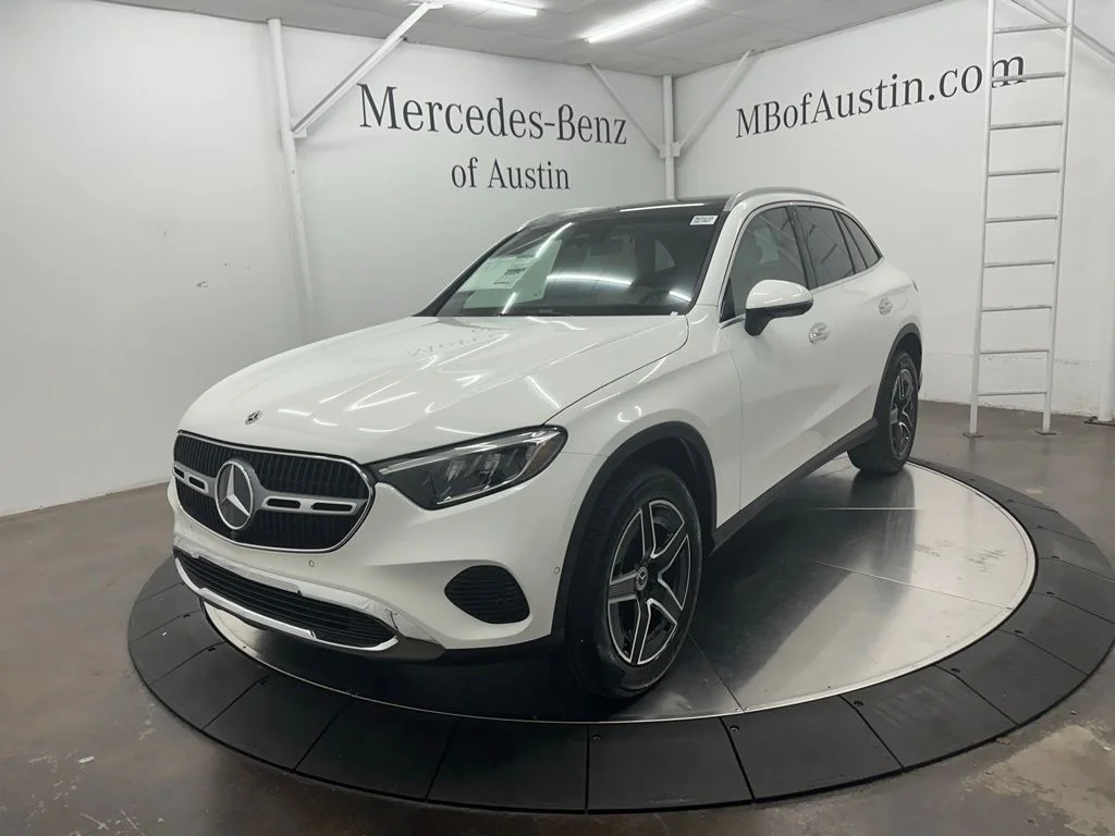 New 2027 White Mercedes-Benz GLC 300 image 3