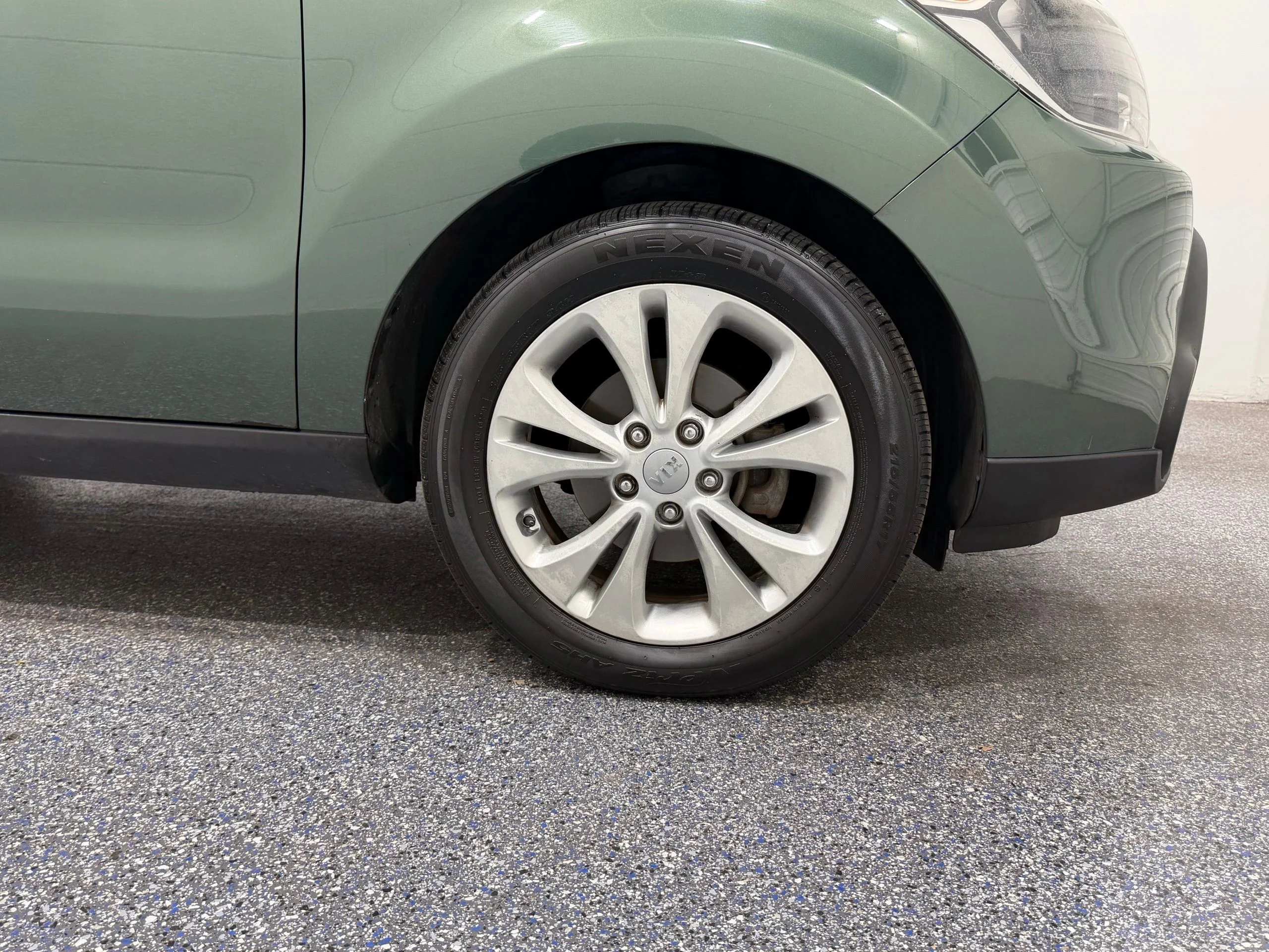Used 2014 Green Kia Plus image 14