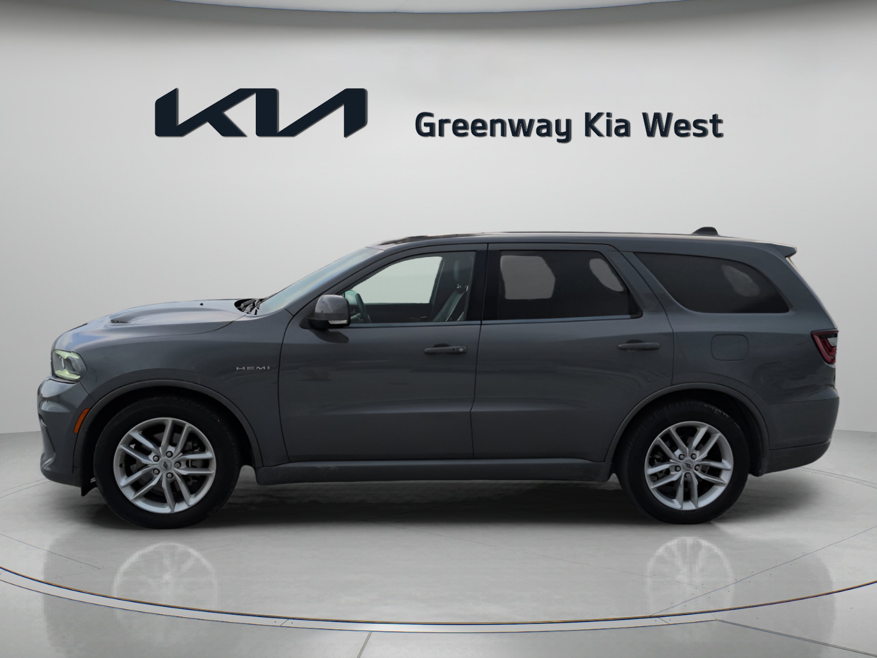Used 2022 Destroyer Gray Clearcoat Dodge R/T image 4