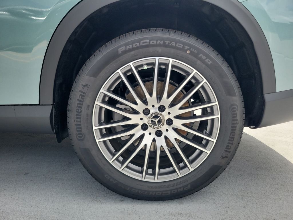 New 2026 Verde Silver Metallic Mercedes-Benz GLC 300 image 8
