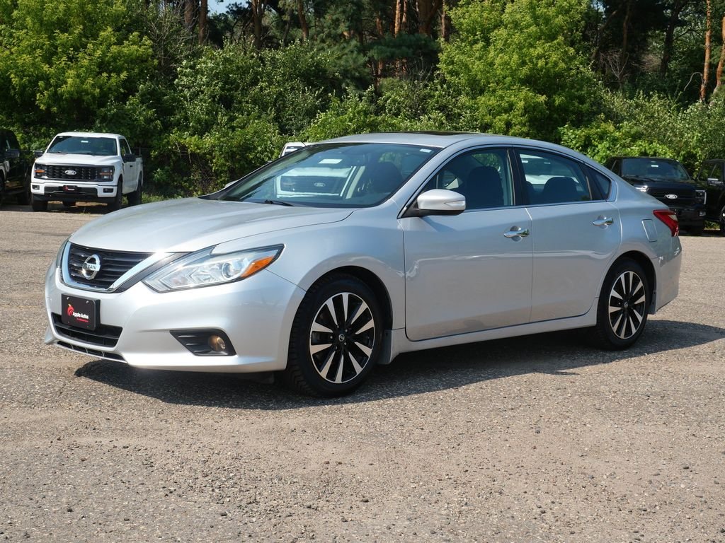 Certified Used 2017 Silver Nissan 2.5 SV image 2