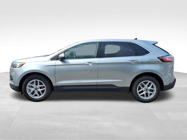 Used 2024 Silver Ford SEL image 7
