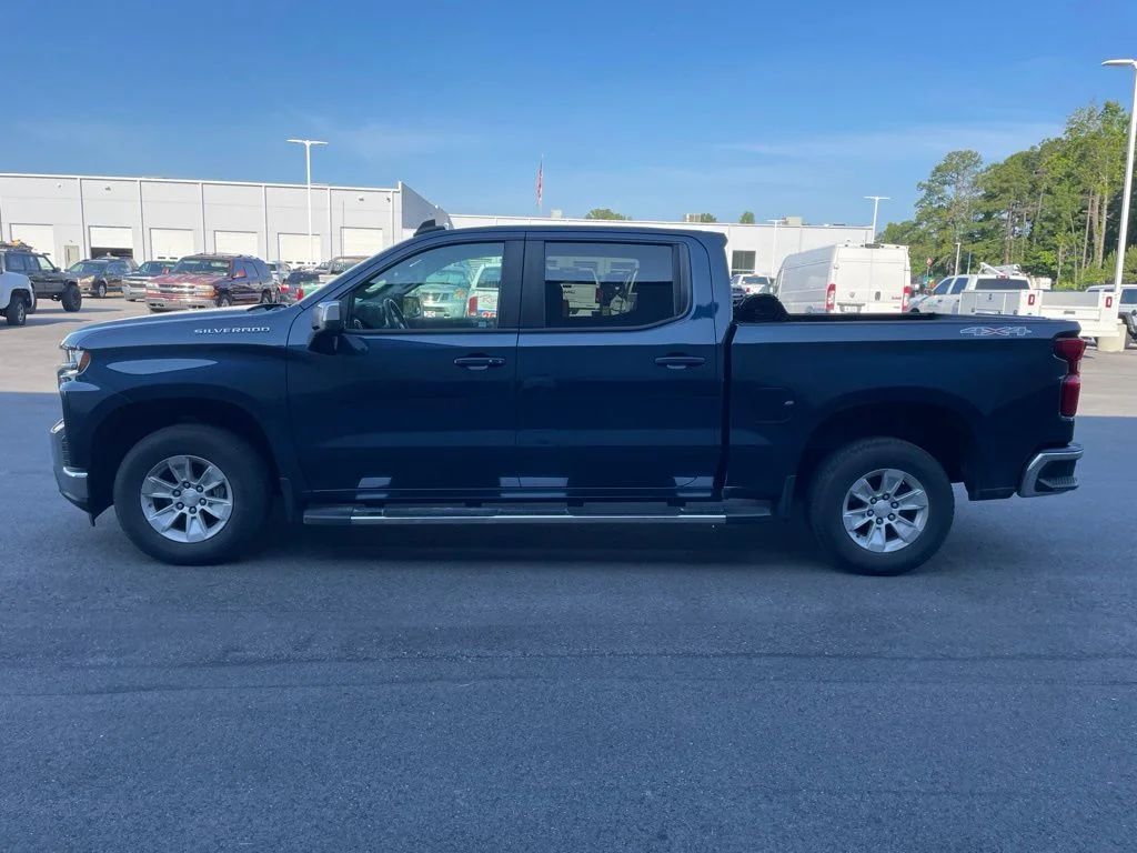 Used 2022 Blue Chevrolet LT image 14