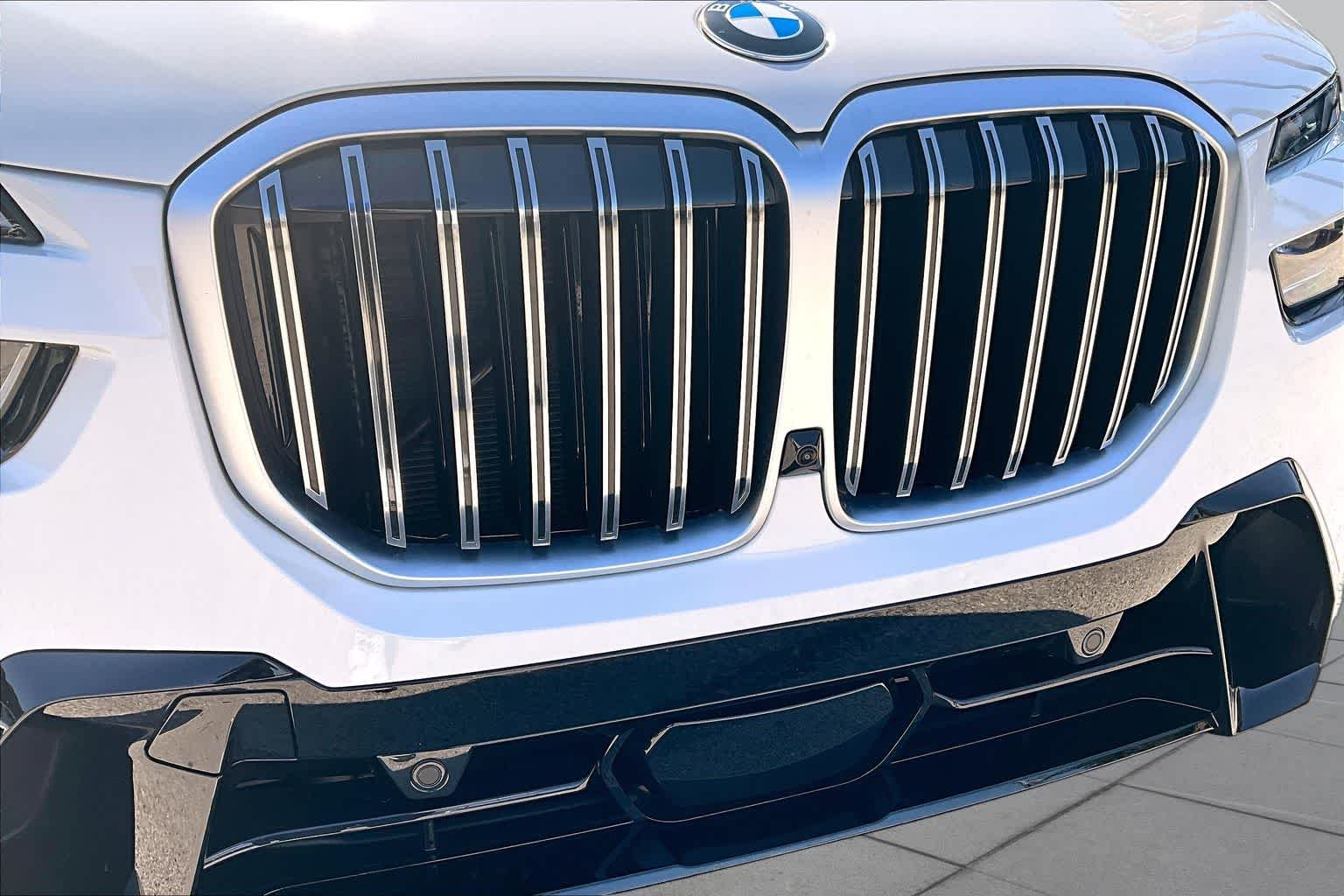 Used 2026 Alpine White BMW xDrive40i image 28